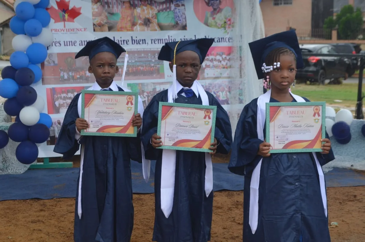Les lauréats et leurs diplômes